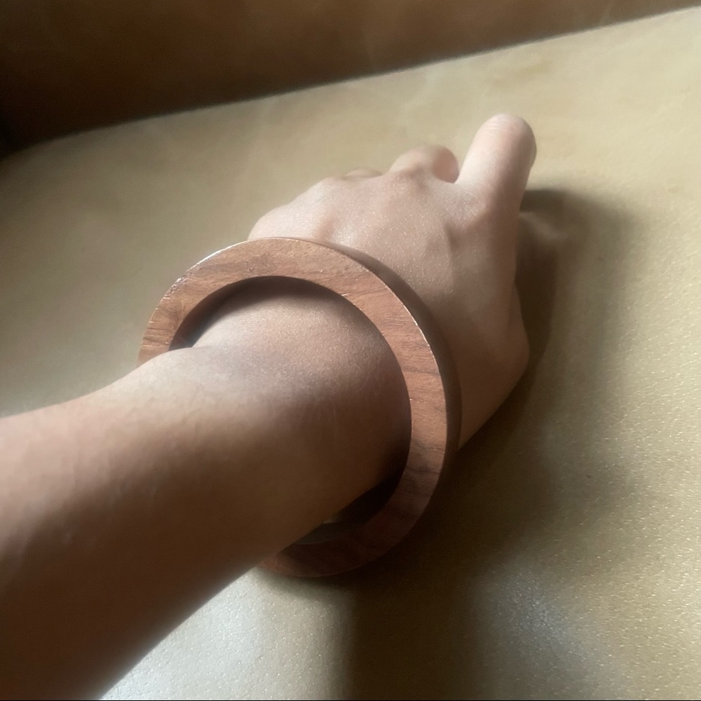 Vintage beautiful wood bangle bracelet - Picture 5 of 5